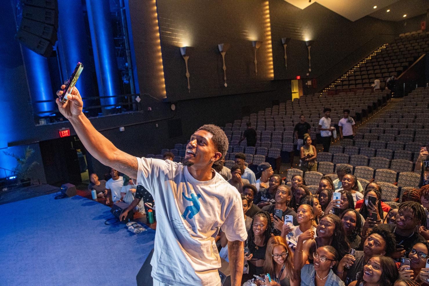 Washington Wizards superstar Bradley Beal takes a selfie with students after Yardtalk, a Bison Week Activity. -Chris Campbell/Howard University