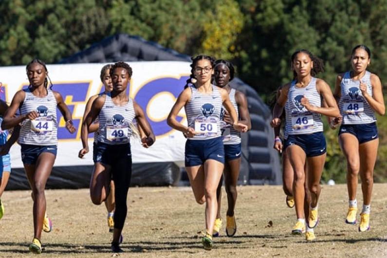 Women's Cross Country Team running in MEAC championship 