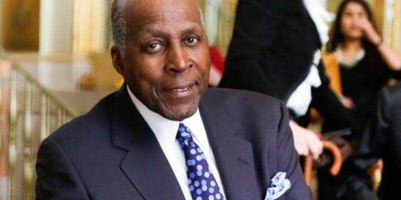 Philanthropists Kenneth and Kathryn Chenault Donate $2 Million to Howard Law for Vernon Jordan Endowed Chair - Vimarsana News