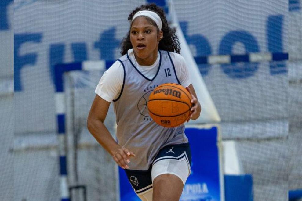 Women's Basketball Schedule - Hero Image 