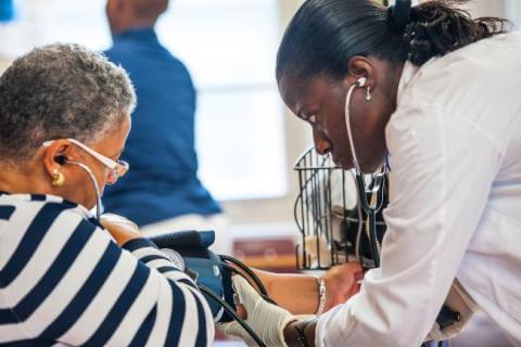 Medical Student Helps Patient