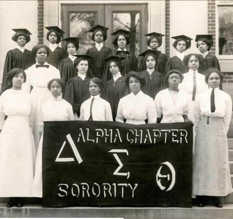 Delta Sigma Theta Founders graduation picture 1913 