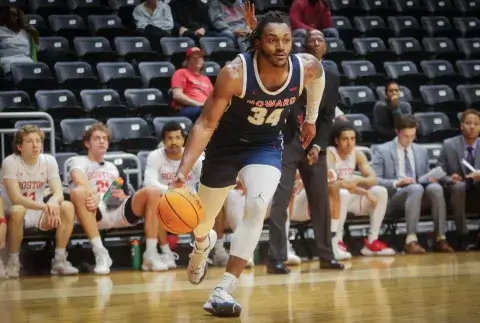 Men's basketball forward Bryce Harris