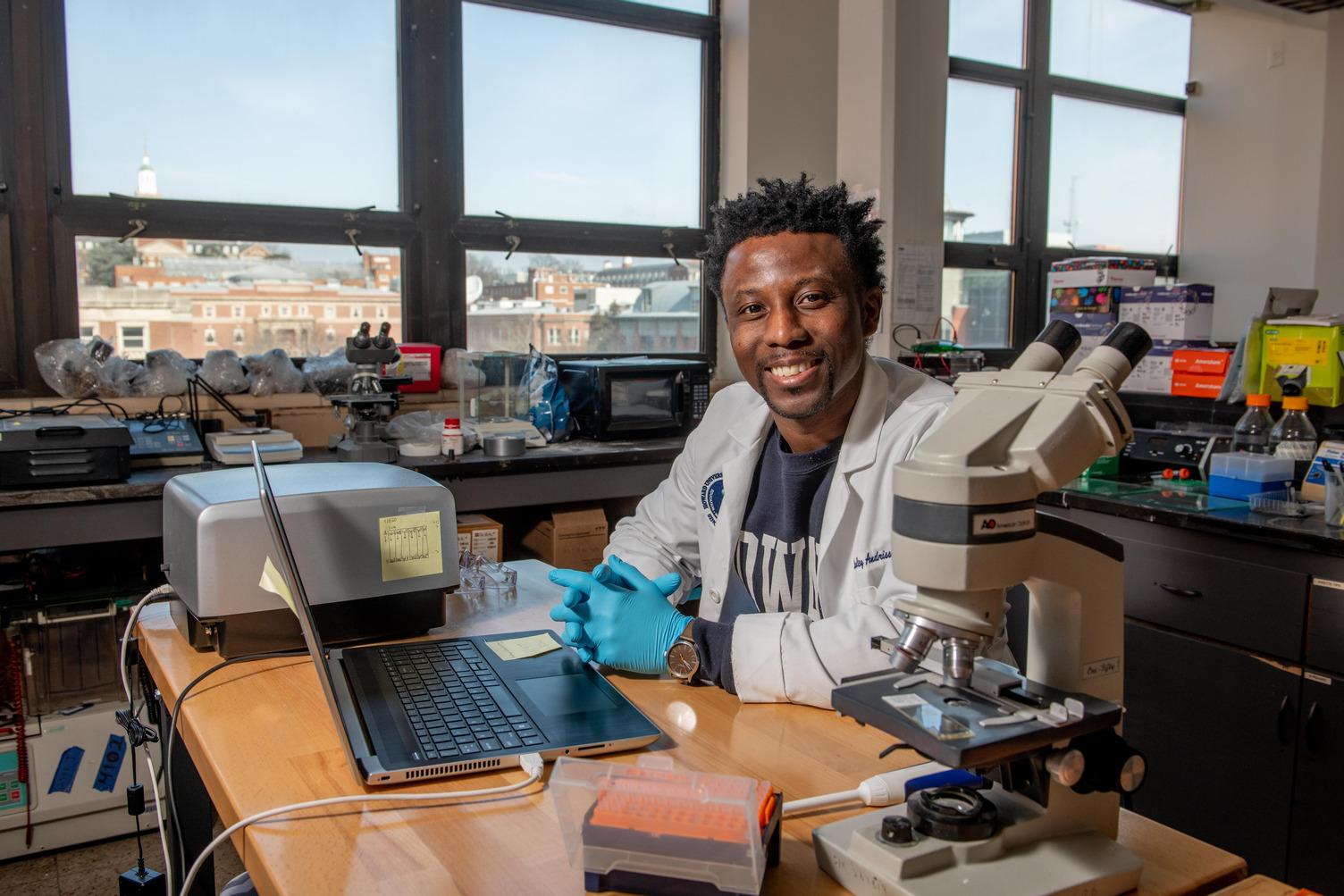 Dr. Andrisse of Howard University working in his lab