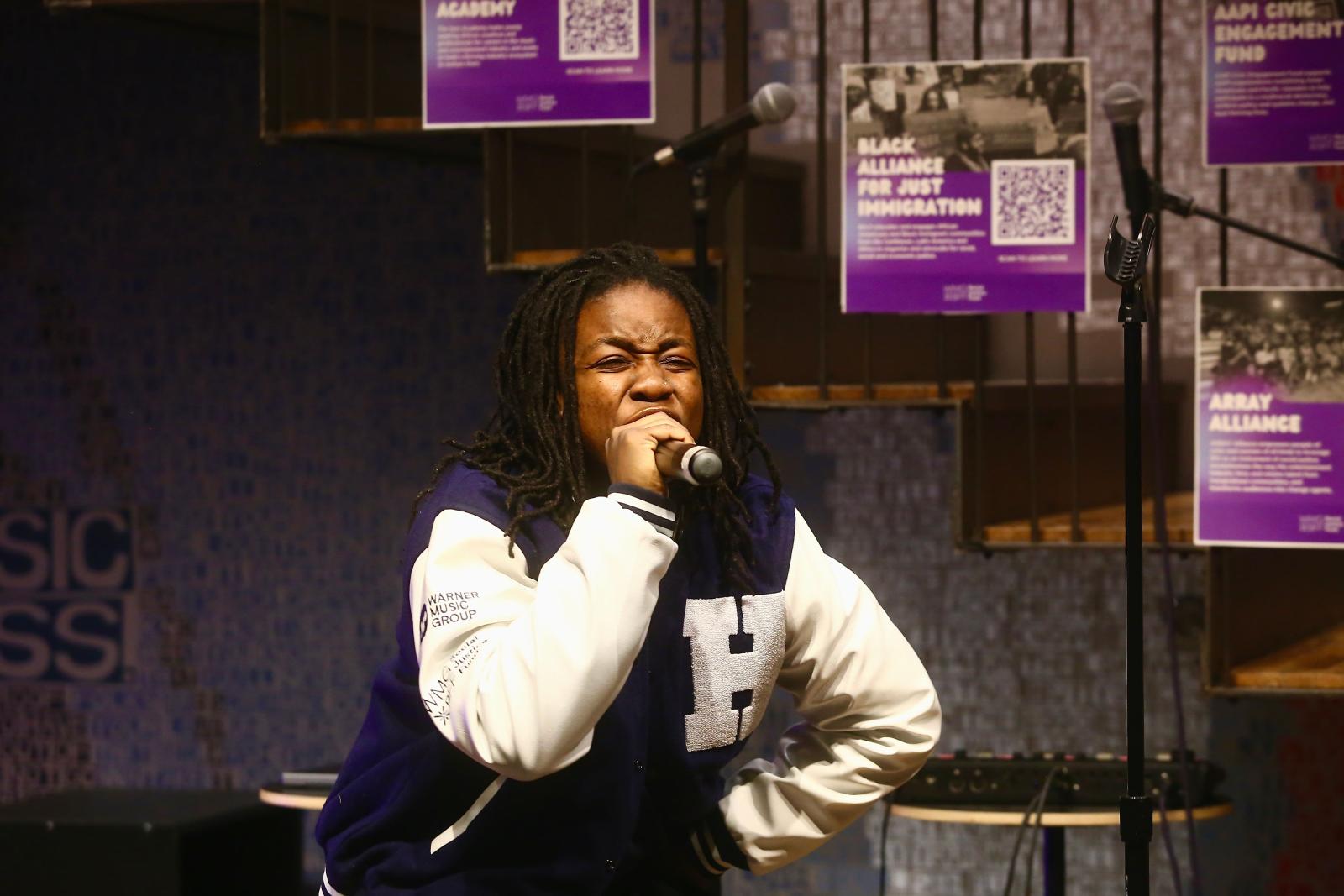 Blavatnik Center for Music Business senior fellow Aisha June performs as vocalist during the CTRL Room Camp group performance at the Social Justice Fund reception. (Source: Warner Music Group)