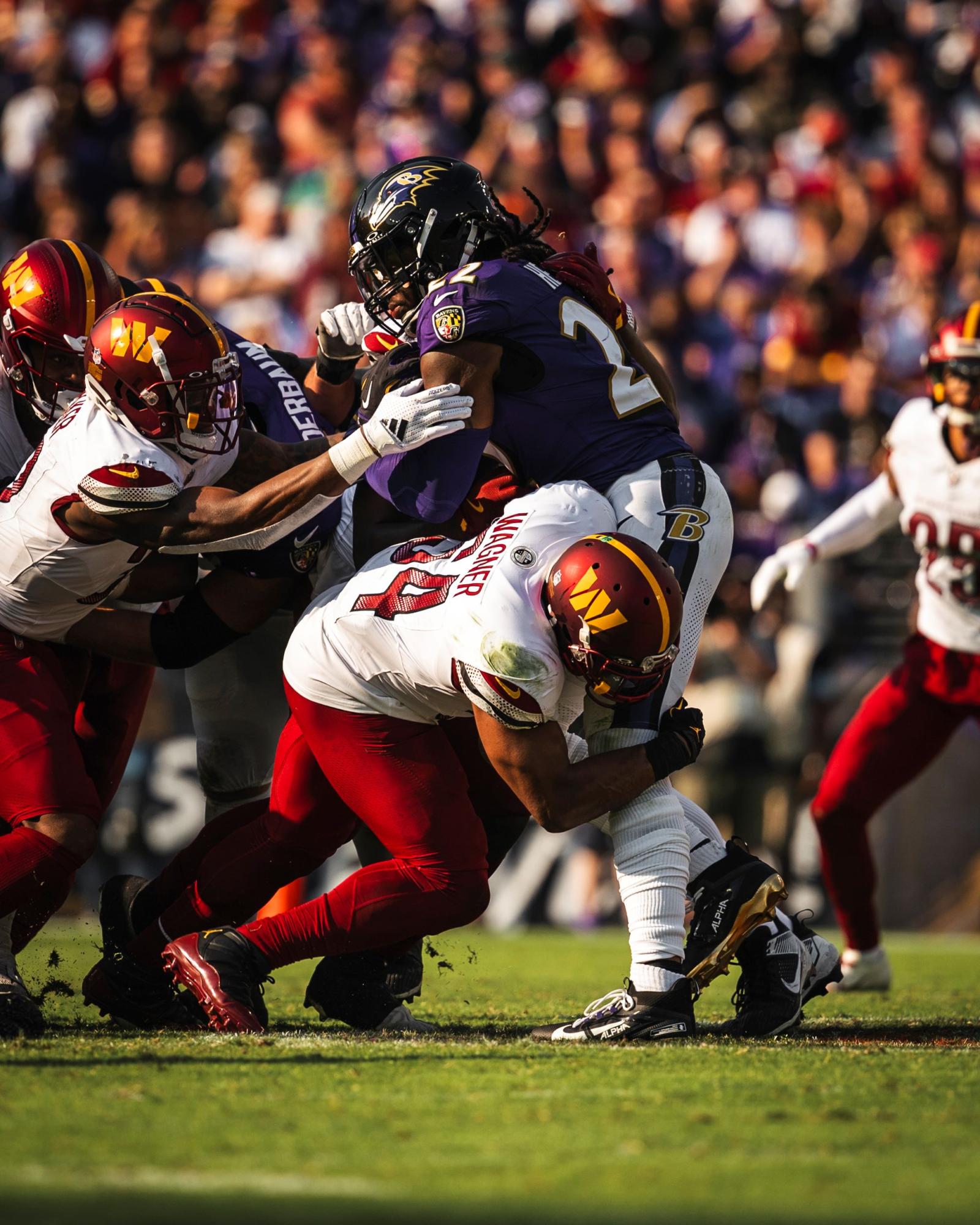 Bobby Wagner tackling Ravens' Derrick Henry