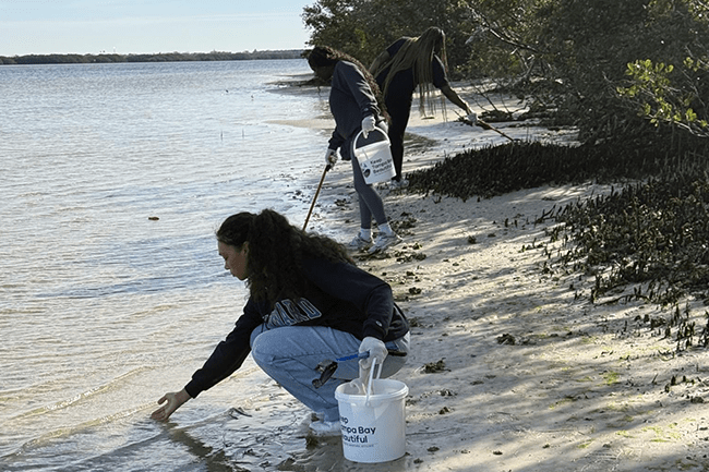 Howard university students on Alternative Spring Break in Tampa