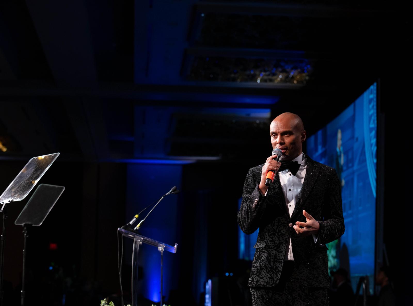 Kenny Lattimore 