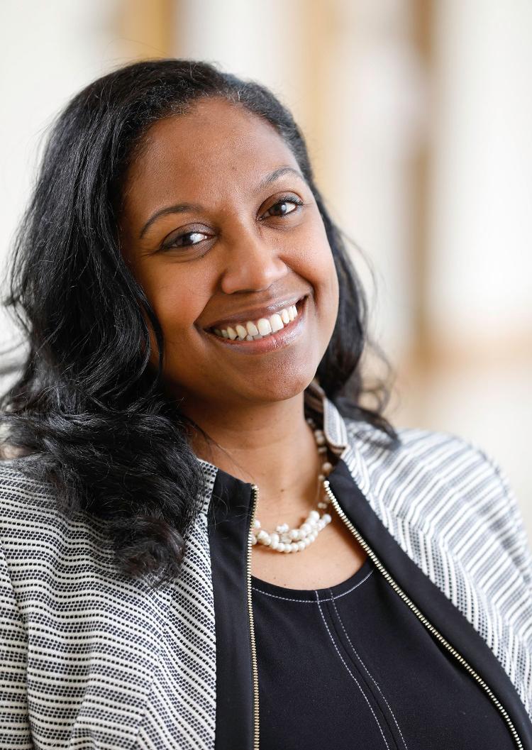 Brown_Robertson headshot