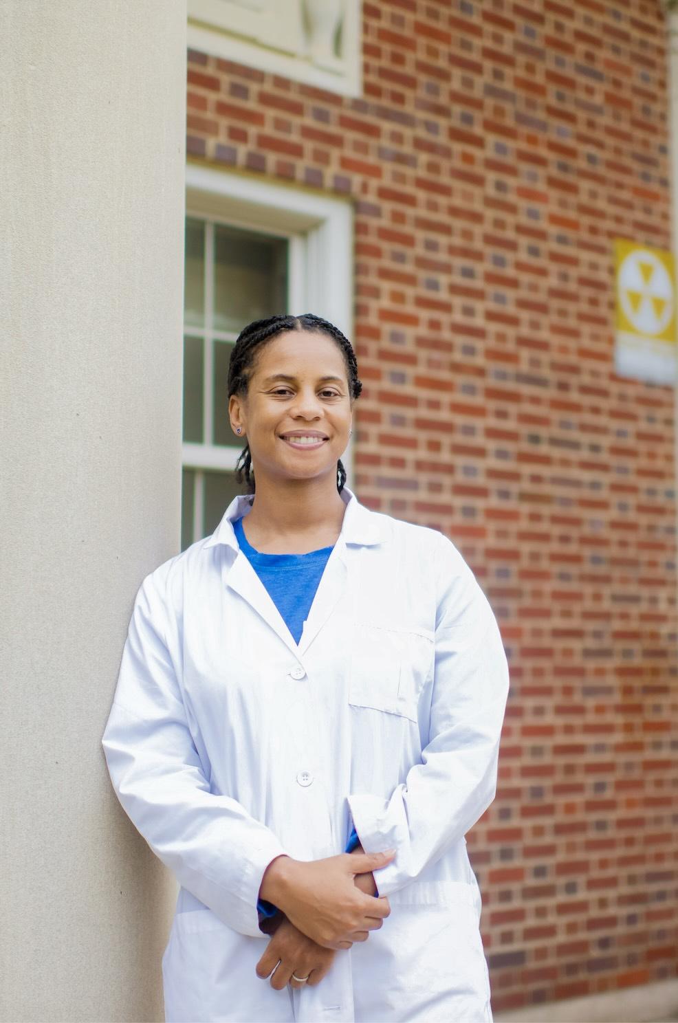 Jacqueline Smith_chemistry_professor_in front of chem building